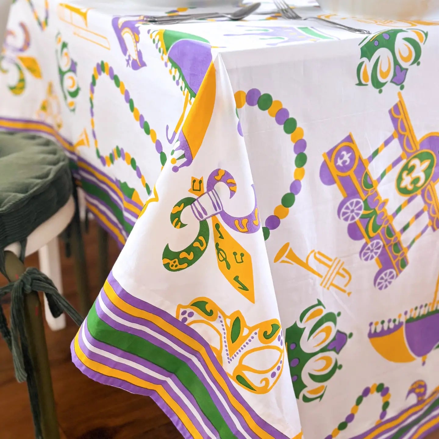 Mardi Gras Float Tablecloth - 5 x 10ft