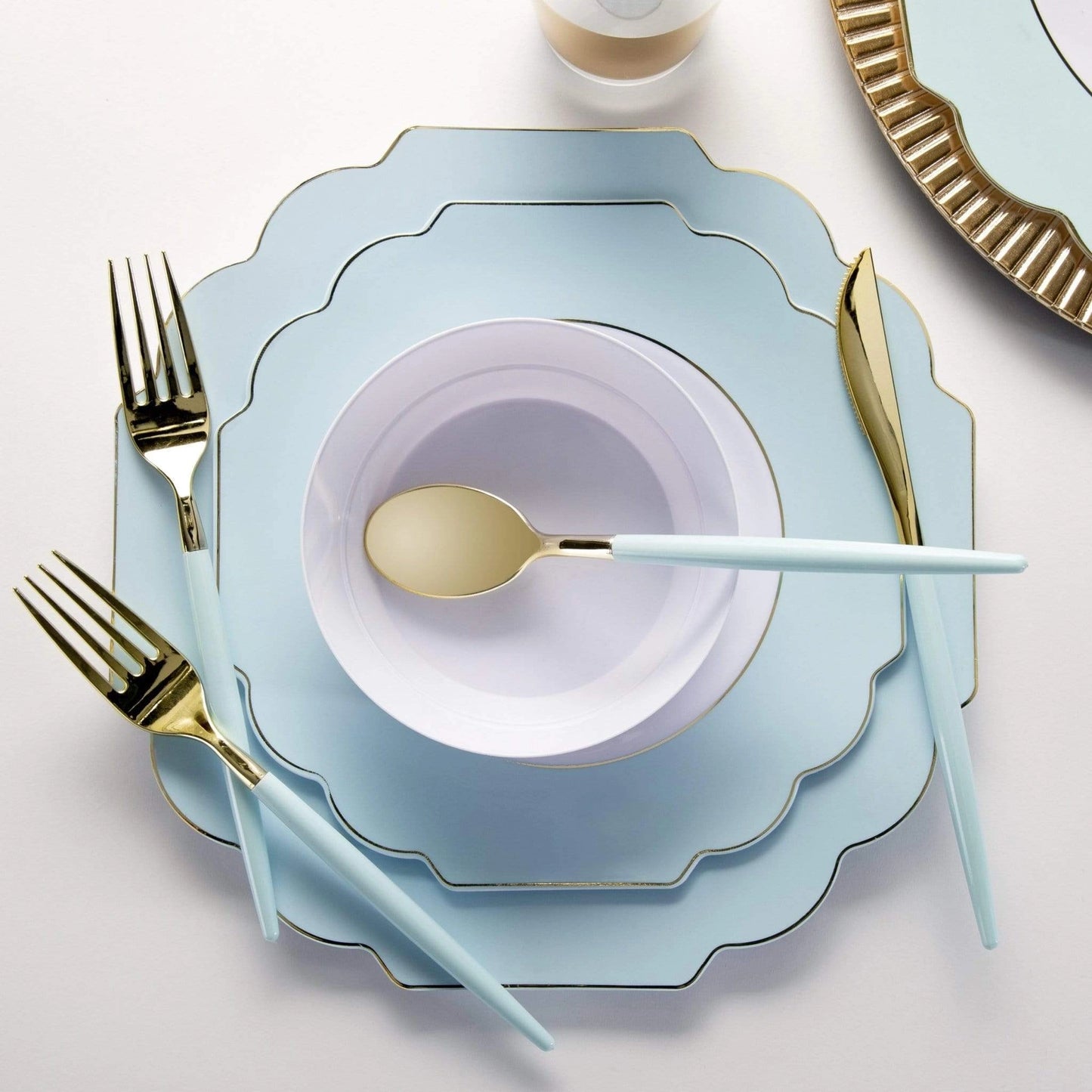 Scalloped Mint Plastic Dinner Plates