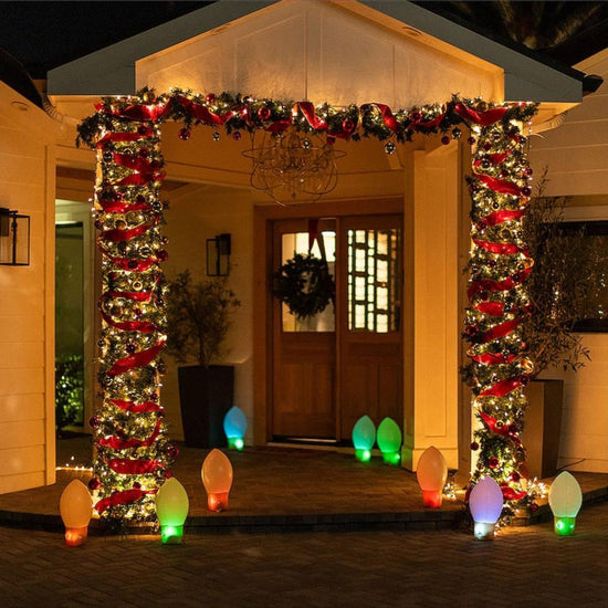 Light Up Holiday Bulbs, 2 pack