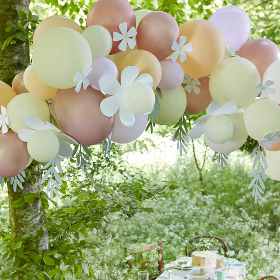 Pastel Daisy Balloon Garland