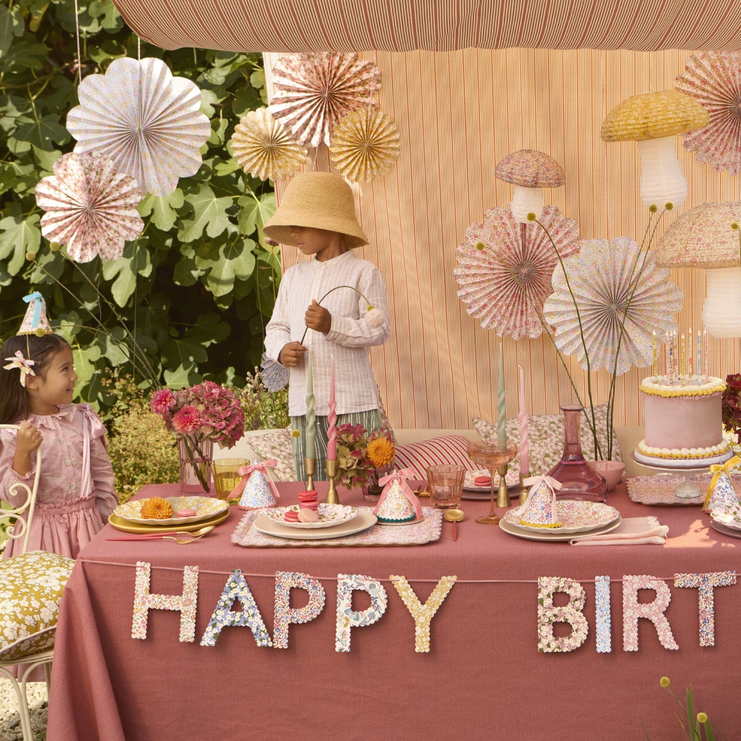 Liberty Paper Pinwheel Decorations
